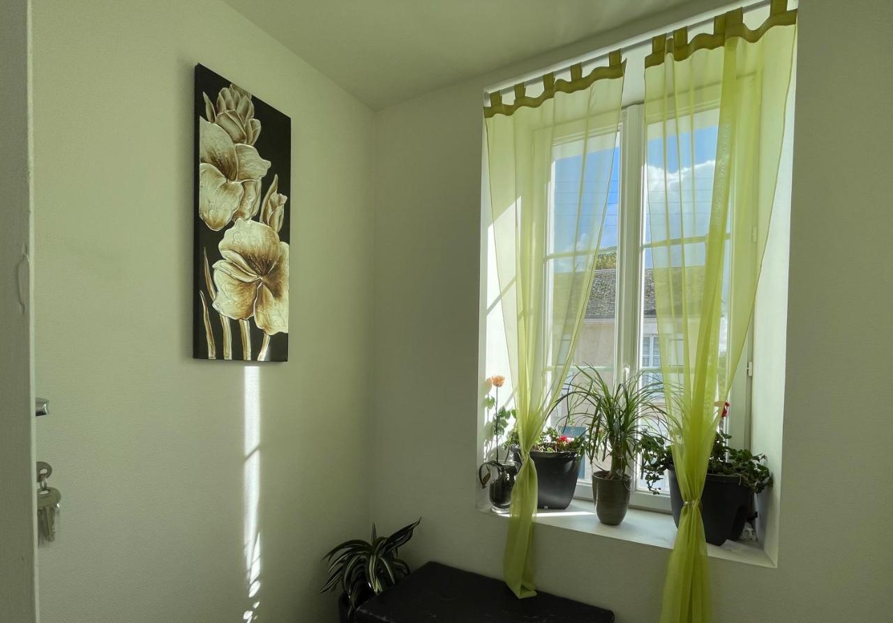 Appart' Prive A Issoudun : Confort Et Style Buitenkant foto